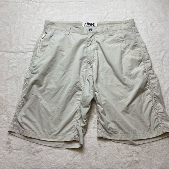 Mountain Khaki Jackson Hole Wyoming Light Colored Shorts Size 34 - Picture 1 of 10